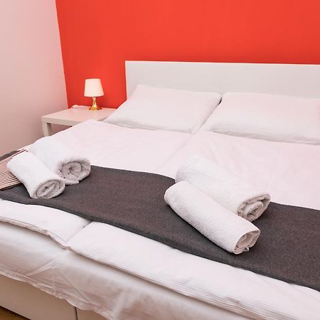 Welcome Charles Bridge Apartments Prague Exterior photo