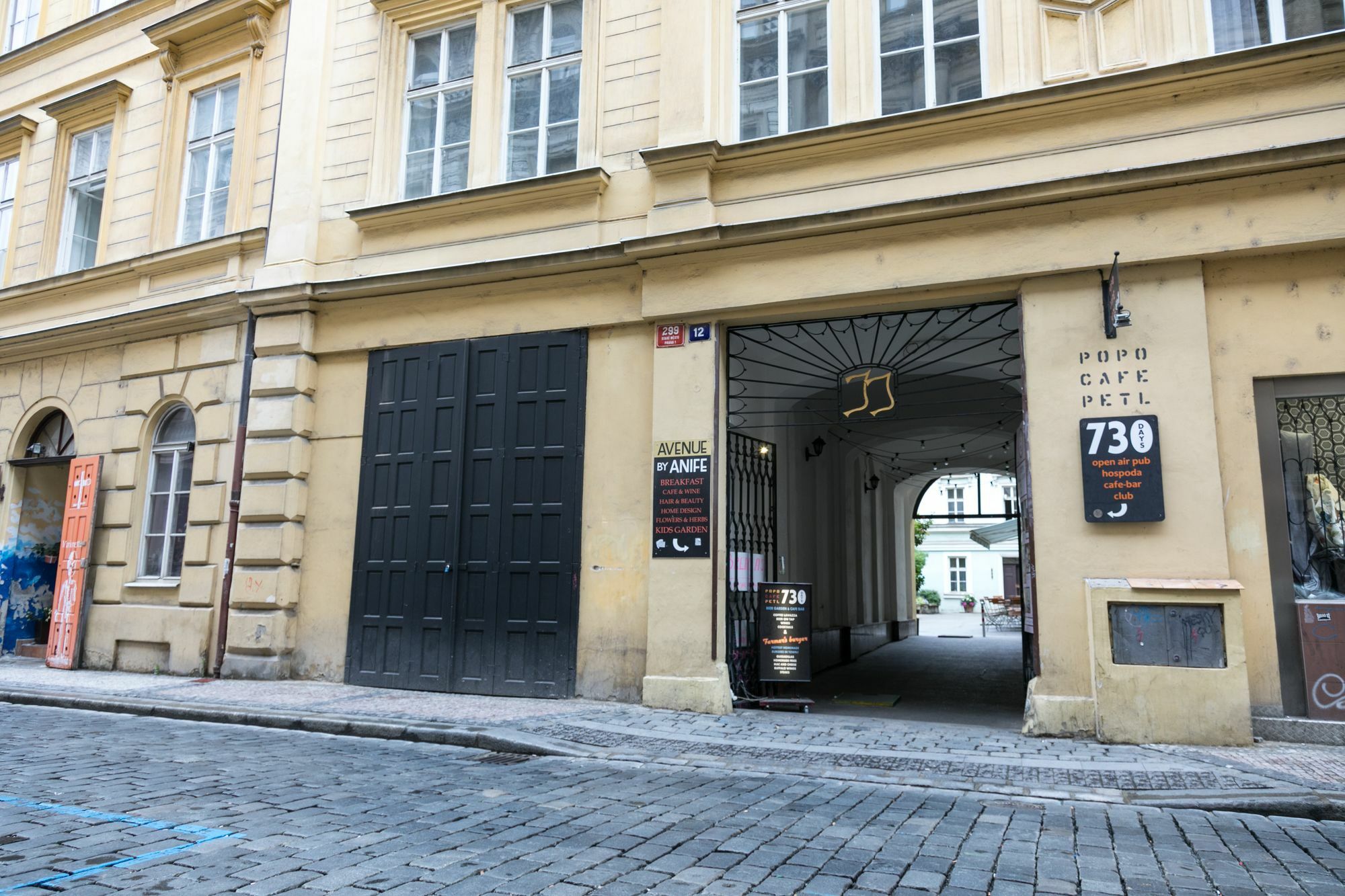 Welcome Charles Bridge Apartments Prague Exterior photo