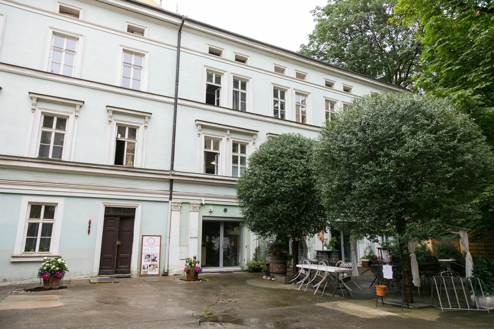 Welcome Charles Bridge Apartments Prague Exterior photo